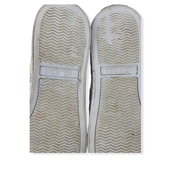 GUESS‎ Women's White Leather Sneakers with Goldtone Emblem - Picture 7 of 10